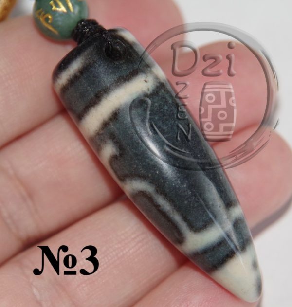 Бусина дзи Бумпа - Нектарный сосуд Изобилия в ожерелье